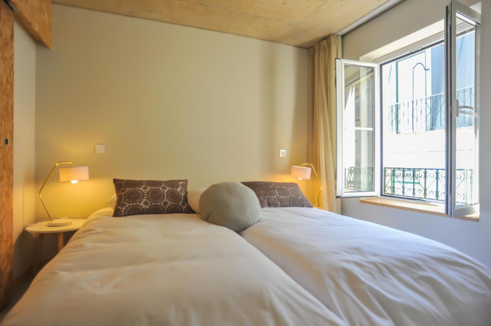 Madragoa Modern Apartments Lisbon Luaran gambar